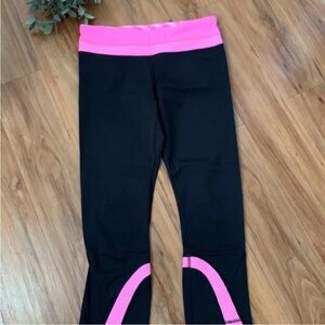 ~EUC Lululemon Athletica Black and Pink Leggings